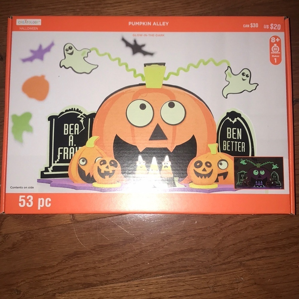 New Pumpkin Alley Halloween foam craft set